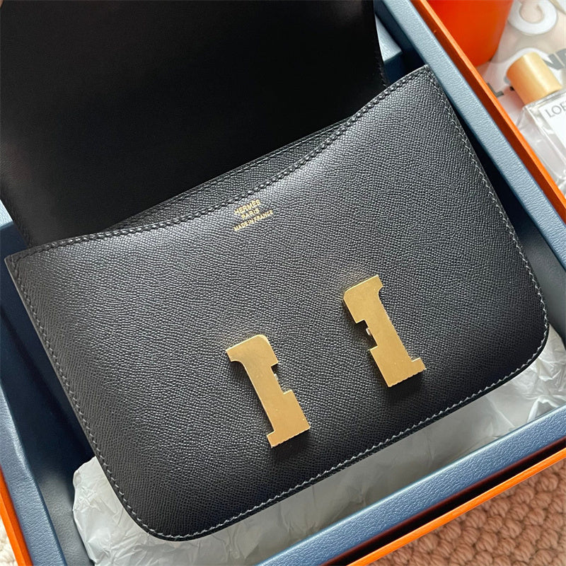 Close-up detail of streamlined bag design