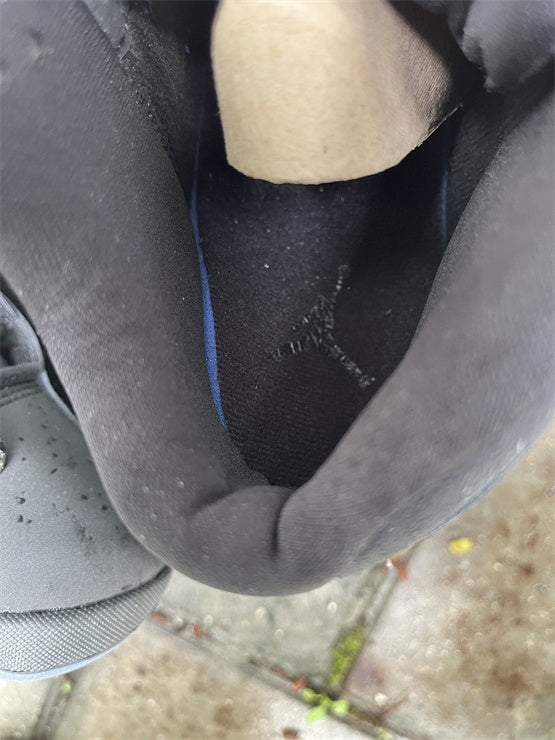 Nike Men's & Women's Designer Lifestyle Shoes — Style 236 interior view