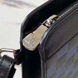 Handle and strap detail of modern premium women's handbag – women's luxury handbag