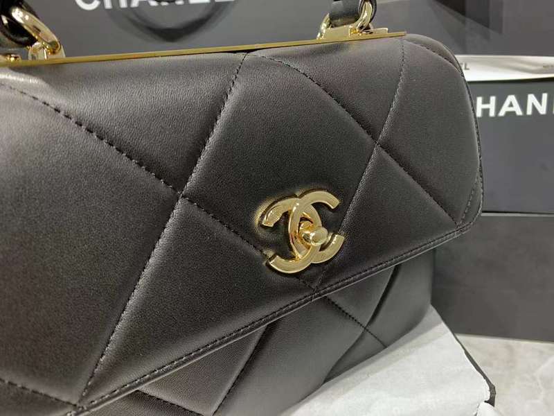 Zivas Charm Timeless Appeal Luxury Handbag (Structured Everyday Essential) – Interior View