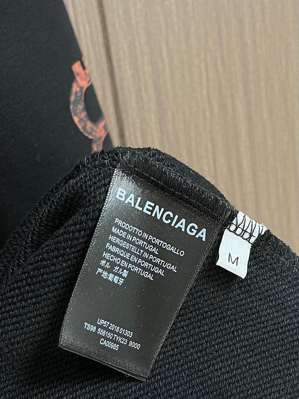 Side profile view of Balenciaga luxury piece style No.224