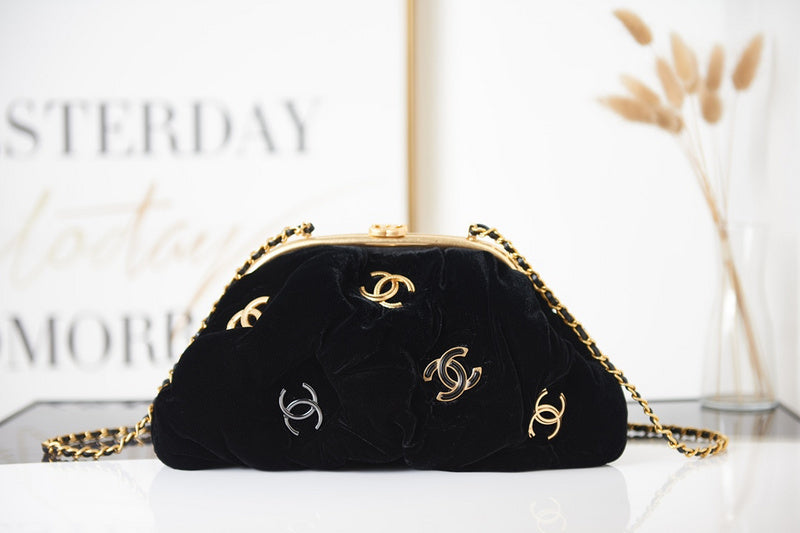  women's handbag, spacious design, view 5