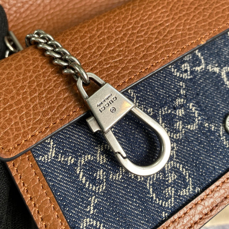 Interior view of structured signature women's handbag – women's everyday handbag