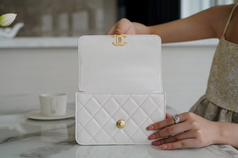  women's handbag, mid design, view 5