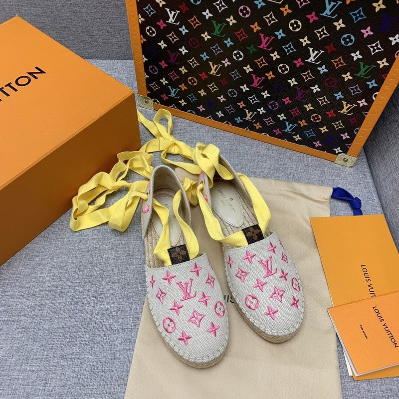 Louis Vuitton Red Bow-Detail Flats - Close-Up Texture View