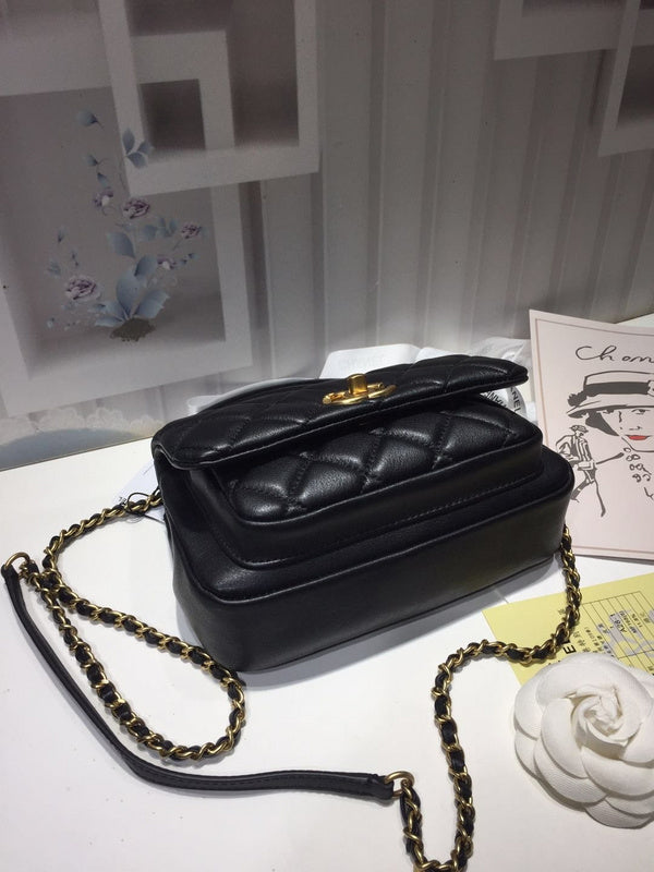  women's handbag, versatile design, view 2