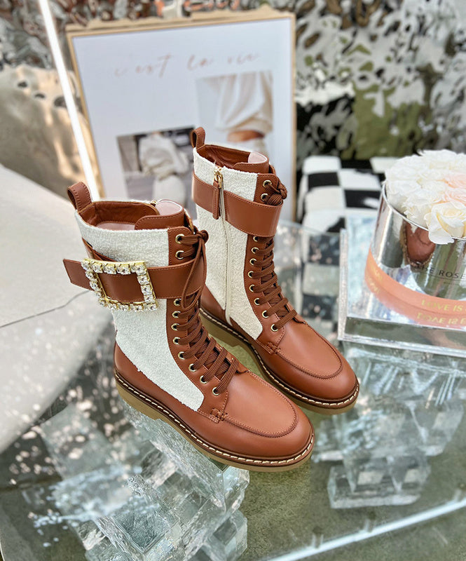 Side profile view of Roger Vivier luxury piece style No.084