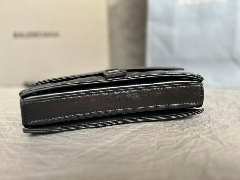 Zivas Charm Refined Structure Statement Handbag (Effortless Style Upgrade) – Interior View