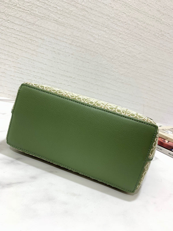 Ziva's Charm handbag – side angle view (21cm*10cm*22cm)