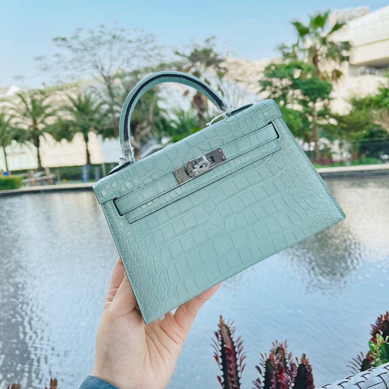 Interior view of effortless premium bag