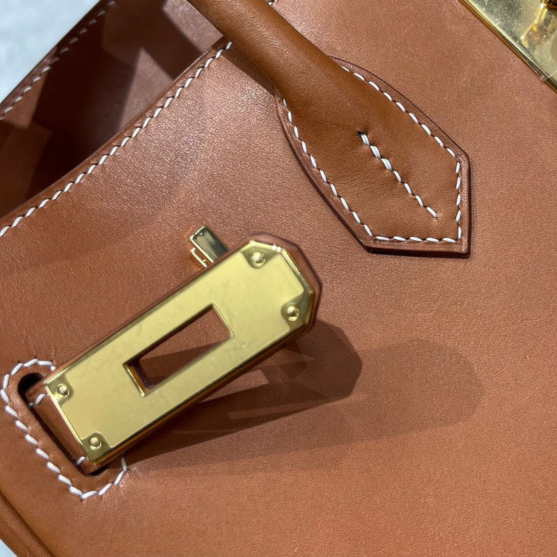 Close-up detail of everyday-ready bag design
