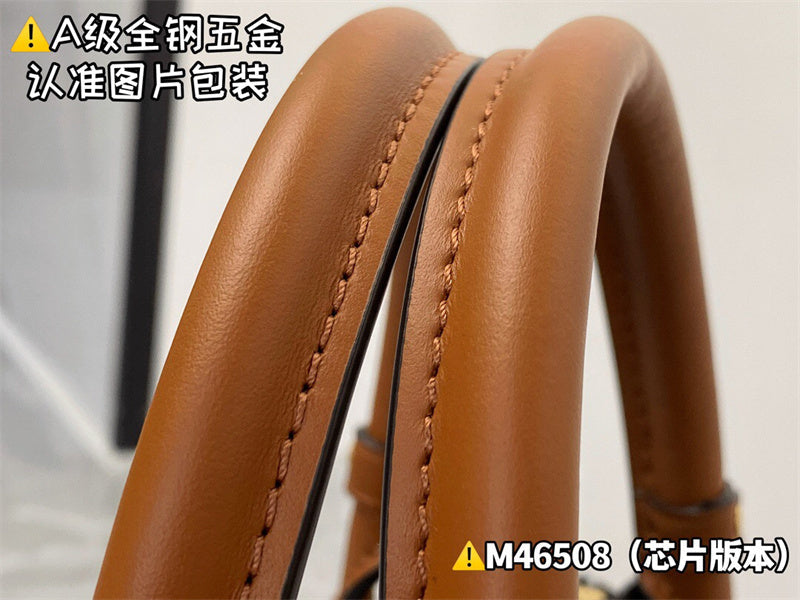  top-handle bag interior and compartment view