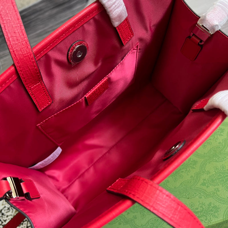 Close-up detail of effortless bag design