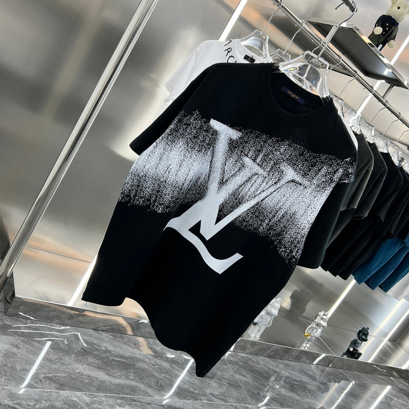 Side profile of Louis Vuitton cotton t-shirt with relaxed-fit cut