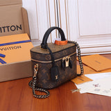  everyday bag interior and compartment view