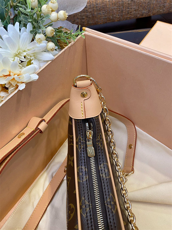  minimalist handbag detail view showing craftsmanship 8