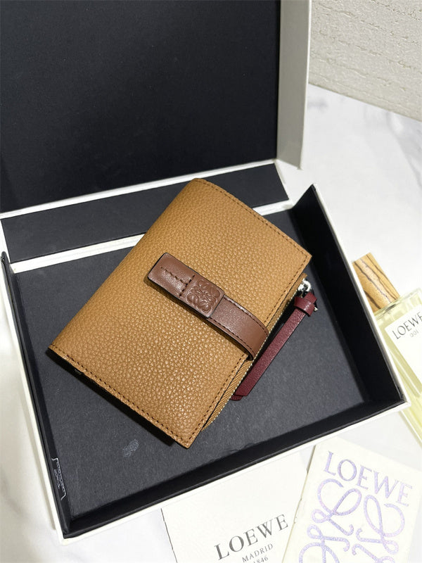 Ziva's Charm handbag – full view (10.5cm*9cm*3cm)