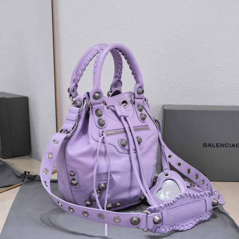 Zivas Charm Versatile Design Statement Handbag (Timeless Wardrobe Addition) – Side Profile 3