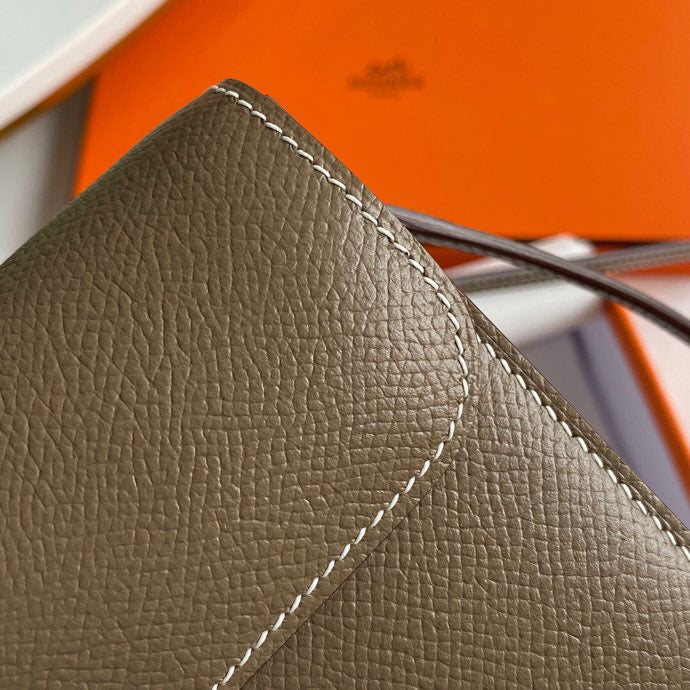  tote bag interior and compartment view