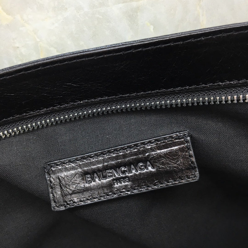 Polished Faux Leather Handbag - Everyday Elegance | Women's Luxury Handbag #1020 - close-up detail shot (image 3) of designer-inspired handbag