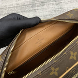  Tailored shoulder bag carried on shoulder 10