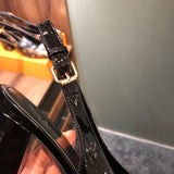 Full silhouette view of Louis Vuitton luxury piece style No.076