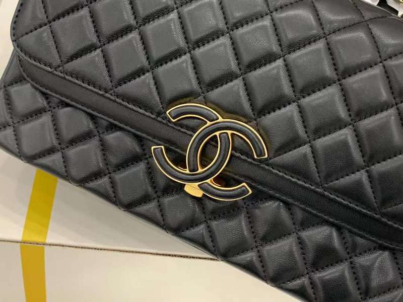 Zivas Charm Polished Finish Luxury Handbag (Premium Everyday Carry) – Interior View