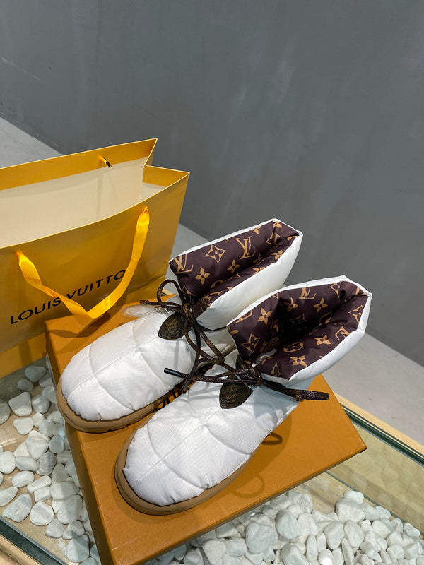 Louis Vuitton shoes Style 193 - logo and branding close-up
