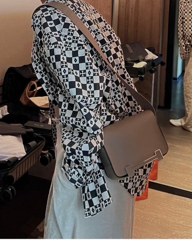  tote bag interior and compartment view 9