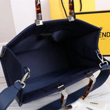 Ziva's Charm handbag – detail view (Standard Size)