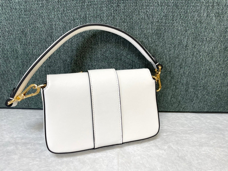 Ziva's Charm handbag – close-up view (20cm*13cm*5cm)