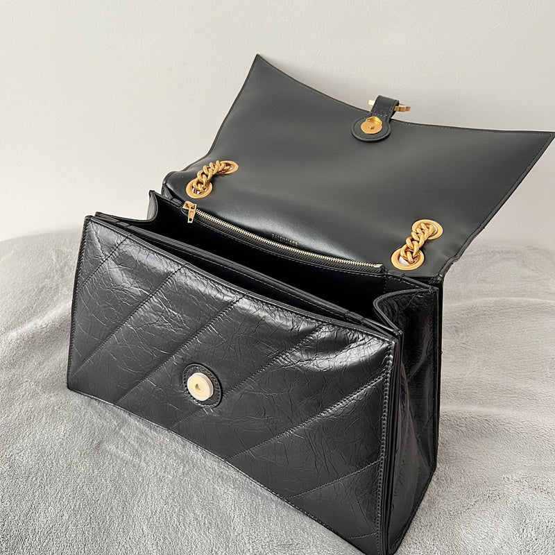 Zivas Charm Signature Style Fashion Handbag (Elevated Accessory Essential) – Detail View