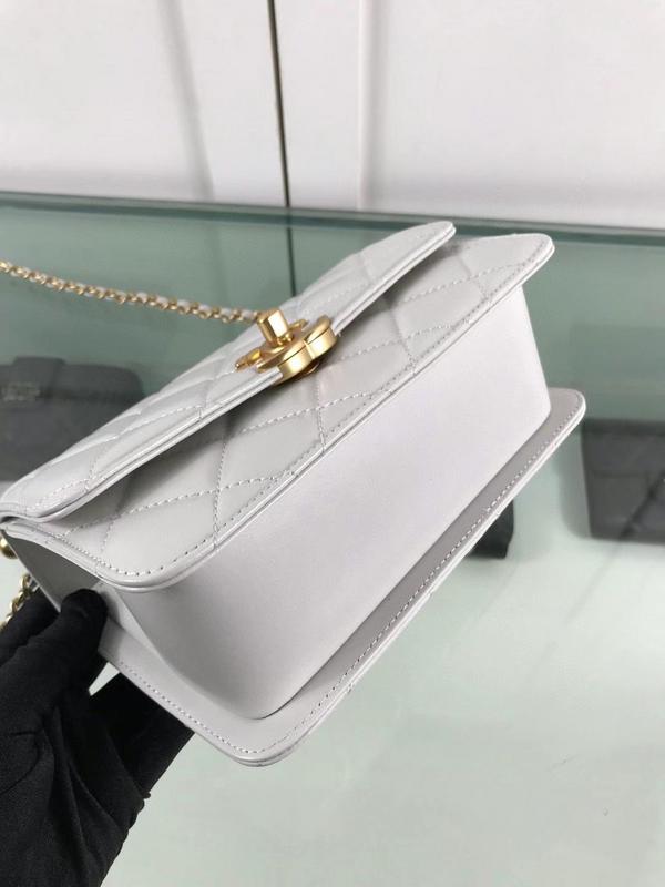 Zivas Charm Effortless Sophistication Fashion Handbag (Designer-Inspired Craftsmanship) – Close-Up Detail