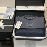  handbag, spacious everyday style, image 1