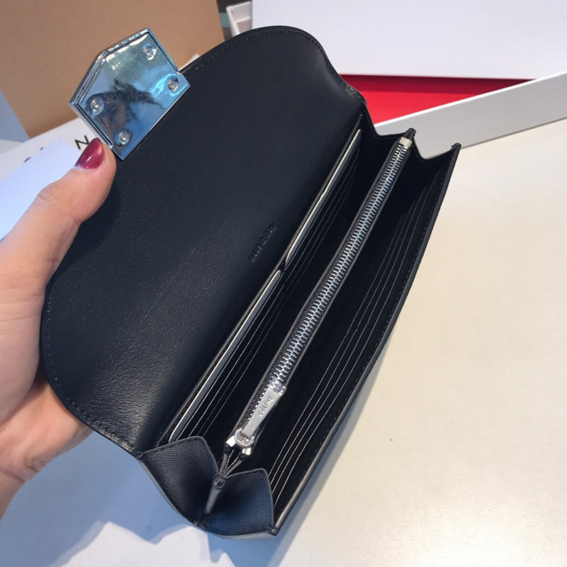 Interior view of premium polished women's handbag – women's designer-style accessory