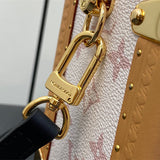  shopper bag interior and compartment view