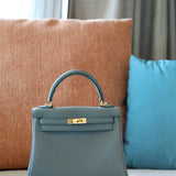  Smart structured bag carried on shoulder