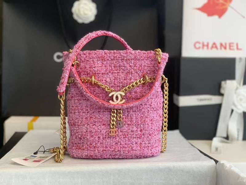 Zivas Charm Timeless Appeal Luxury Handbag (Everyday Luxury Essential) – Detail View