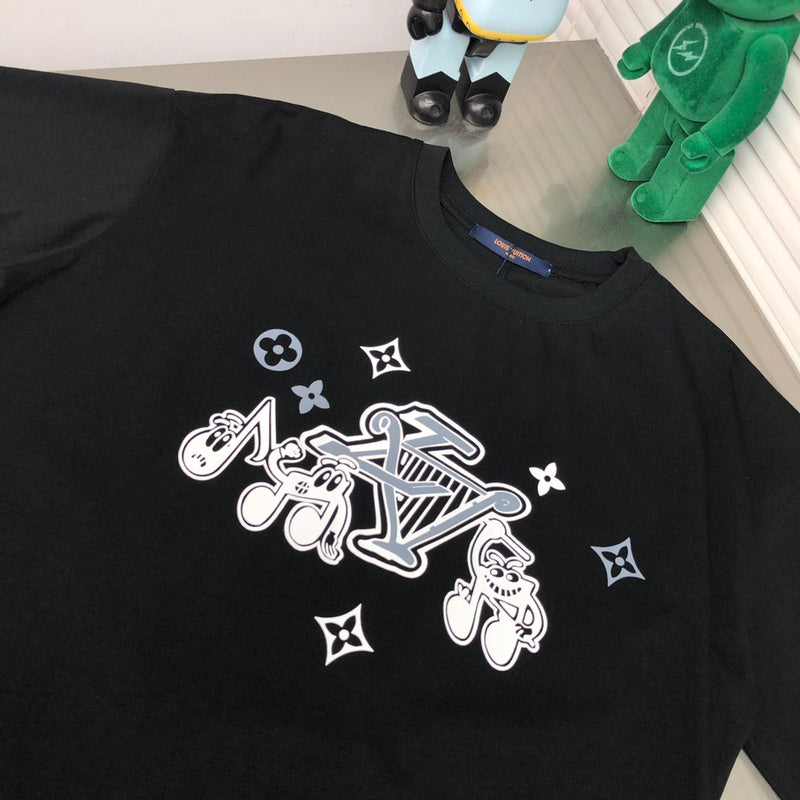 Side profile of Louis Vuitton cotton t-shirt with relaxed-fit cut