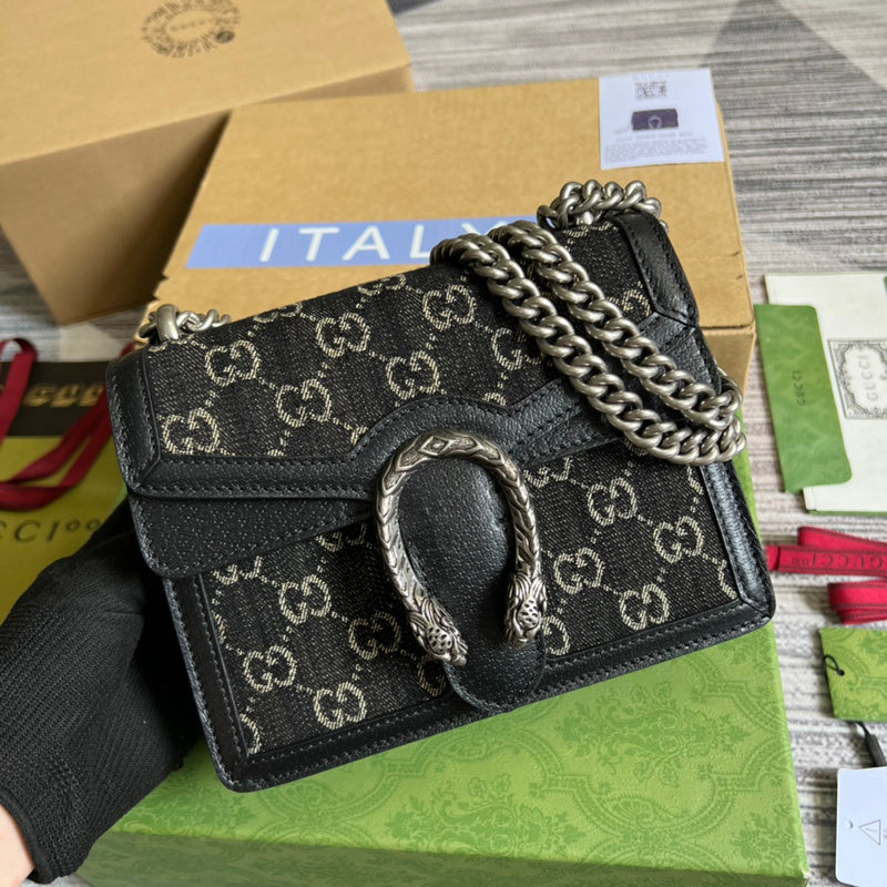Handle and strap detail of structured refined women's handbag – women's everyday handbag
