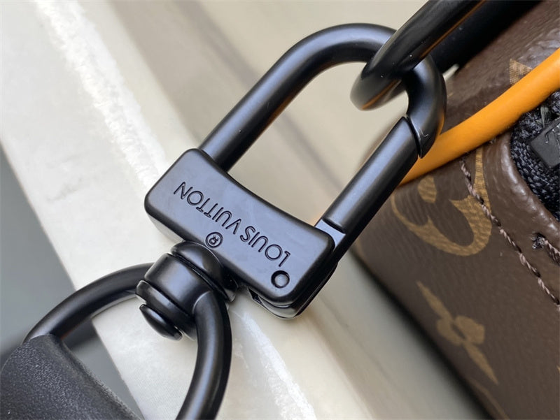  sleek everyday bag detail view showing craftsmanship 8