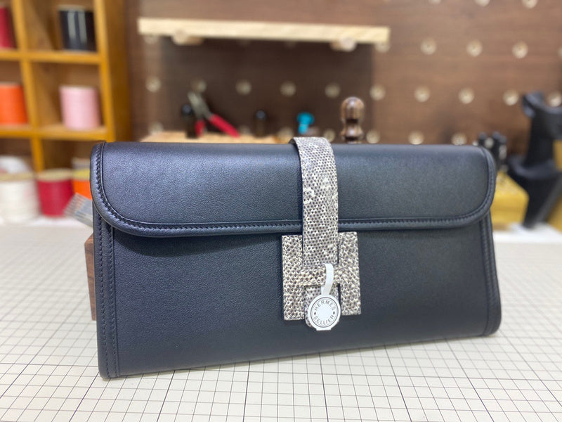 Side view of fluid structured handbag