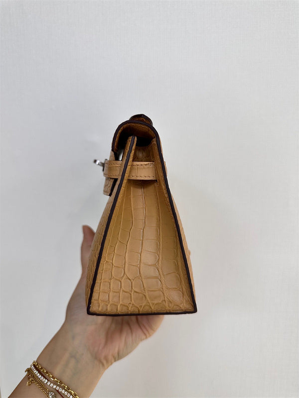  carryall bag interior and compartment view 9