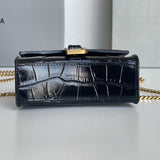 Zivas Charm Modern Minimalist Look Statement Handbag (Considered Detail & Form) – Close-Up Detail