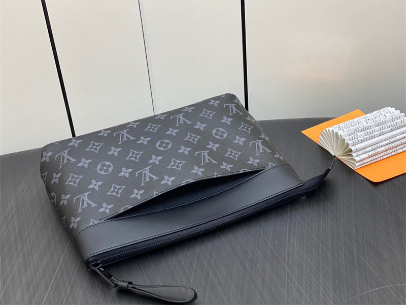  crossbody bag interior and compartment view
