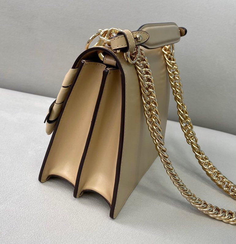 Ziva's Charm handbag – close-up view (25cm*10cm*18cm)