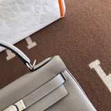 Streamlined bag women's premium everyday handbag