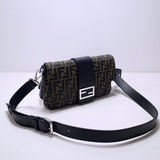 Ziva's Charm handbag – detail view (28cm*7cm*18cm)