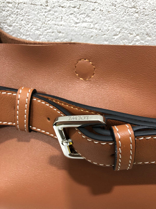 Ziva's Charm handbag – interior view (35cm*0.3cm*49cm)