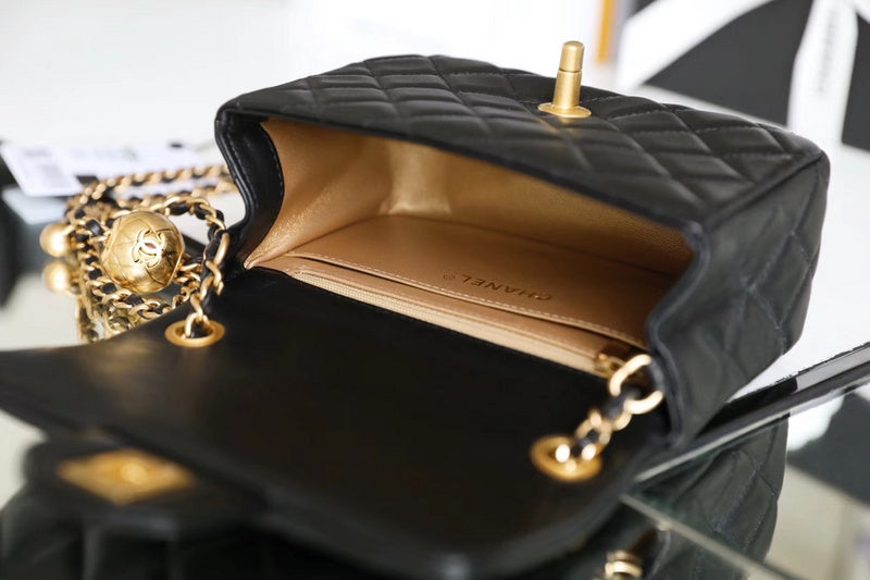 Ziva's Charm handbag – product shot (one versatile size)